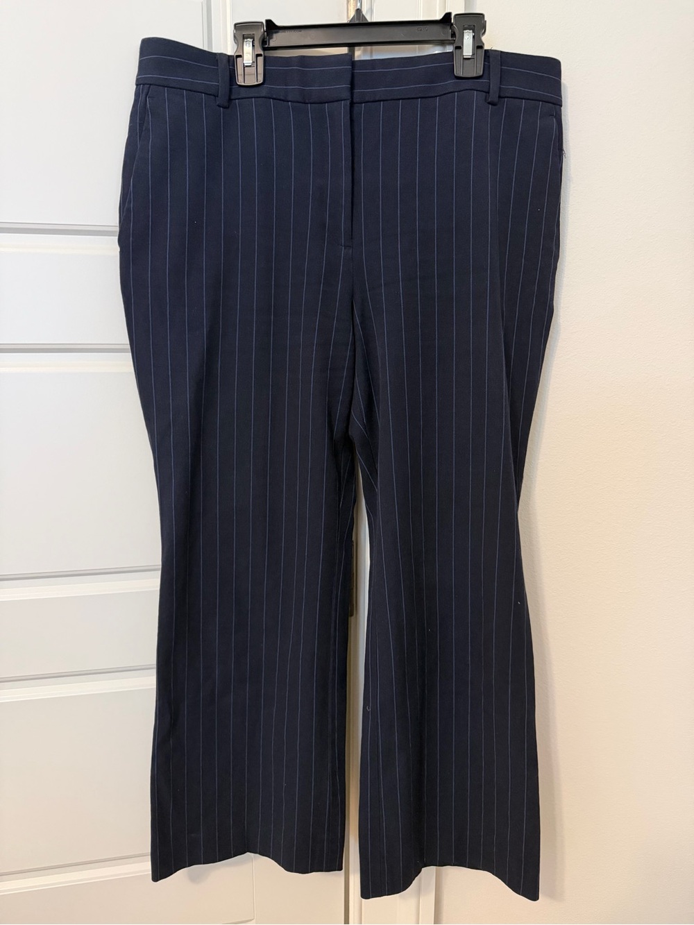 Ann Taylor kick crop Navy Pinstripe Pants